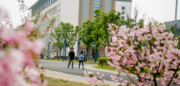 鎮(zhèn)江市高等?？茖W(xué)校 - 最美大學(xué)