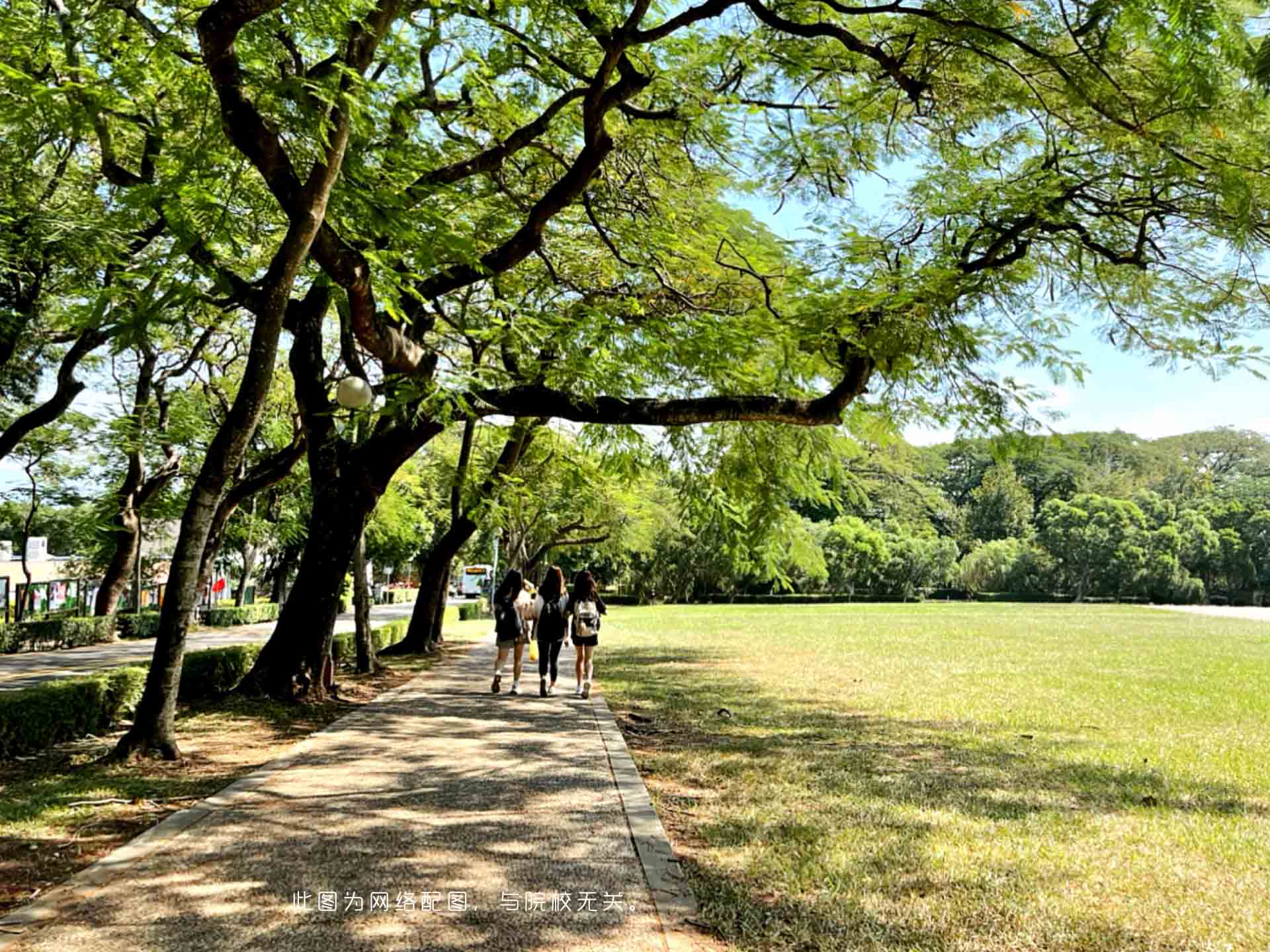 合肥經(jīng)濟(jì)技術(shù)職業(yè)學(xué)院-校園風(fēng)景