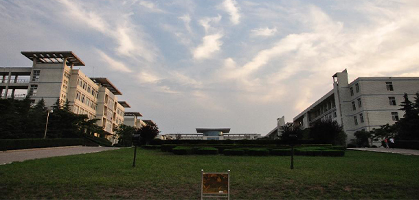 河南城建學院 - 最美院校