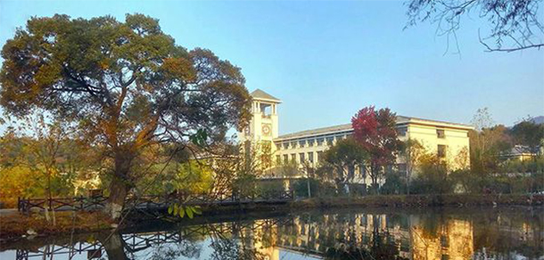 信陽航空職業(yè)學院 - 最美大學