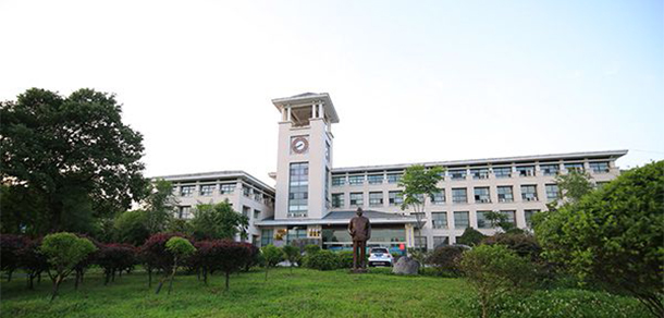 信陽航空職業(yè)學院 - 最美大學