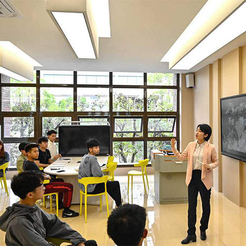 四川大學錦江學院
-早安青春
