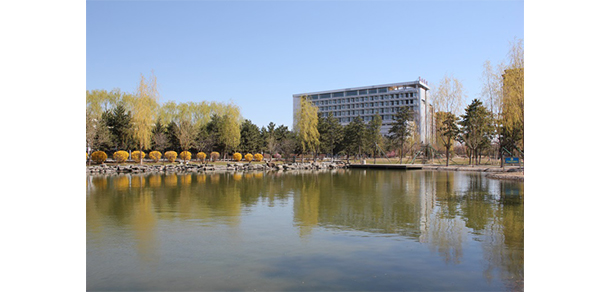 內蒙古鴻德文理學院 - 最美大學
