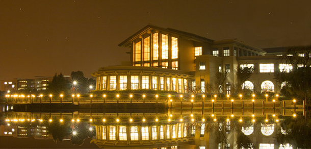上海政法學院 - 最美大學