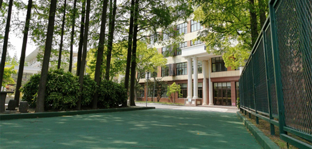上海現(xiàn)代化工職業(yè)學(xué)院 - 最美大學(xué)